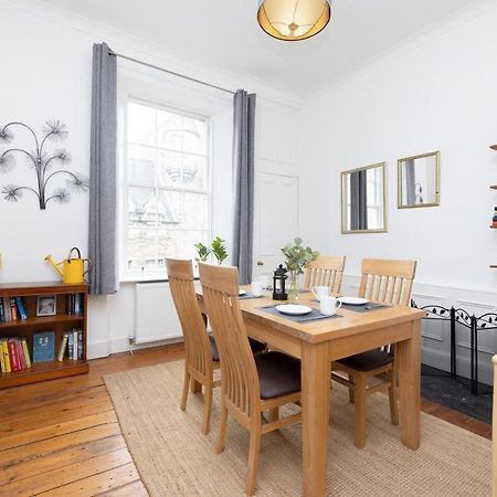 Appartamento Joivy Cosy Flat In The Heart Of Edimburgo Esterno foto