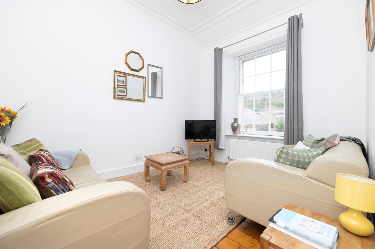 Appartamento Joivy Cosy Flat In The Heart Of Edimburgo Esterno foto