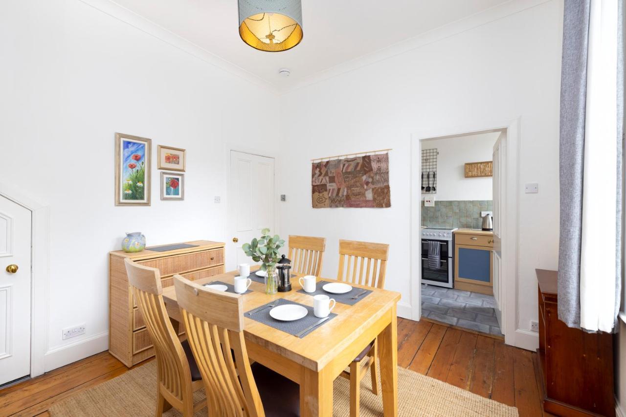 Appartamento Joivy Cosy Flat In The Heart Of Edimburgo Esterno foto