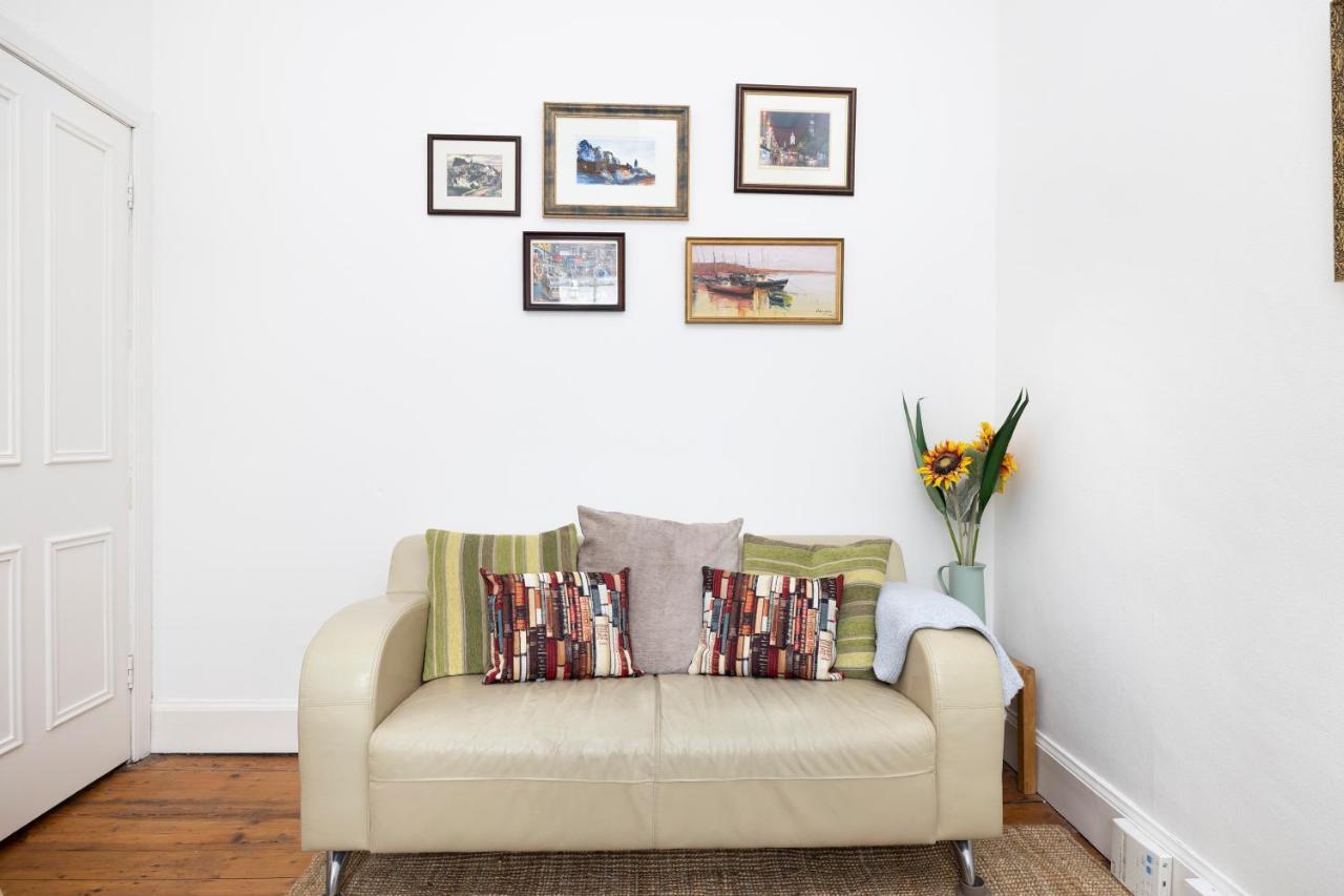 Appartamento Joivy Cosy Flat In The Heart Of Edimburgo Esterno foto